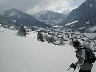 Myf Edwards skiing back to chalet from Braitaz