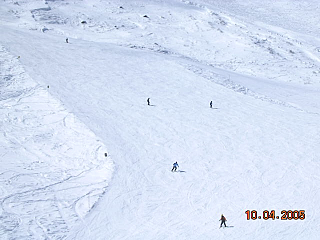 Crowded pistes in April